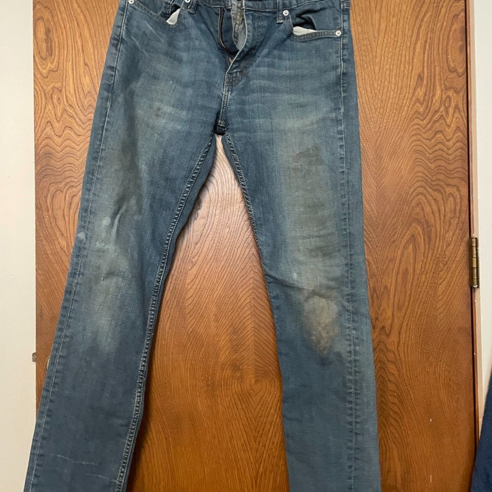 Levis 511 mens 32/34 jeans, distressed